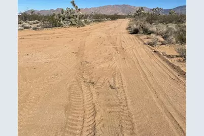 10 S Mary Pl., Yucca, AZ 86438 - Photo 4