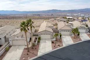 1045 Bella Luna Dr, Bullhead City, AZ 86429 - Photo 1