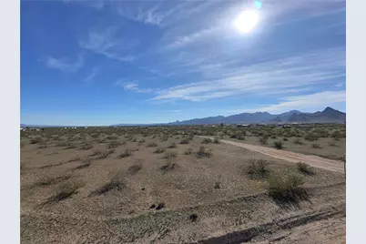 2034 S Concho, Golden Valley, AZ 86413 - Photo 1