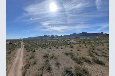 1917 S Ehrenberg Road, Golden Valley, AZ 86413 - Photo 2