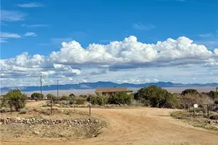 5940 N Bull Mountain Dr, Kingman, AZ 86409 - Photo 2