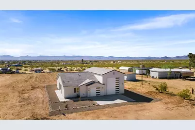 3799 N Araby Road, Golden Valley, AZ 86413 - Photo 2