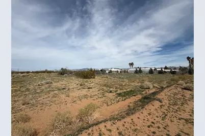 000 W Supai Drive, Golden Valley, AZ 86413 - Photo 1