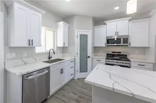 1924 Surf and Sand Dr, Bullhead City, AZ 86442 - Photo 16