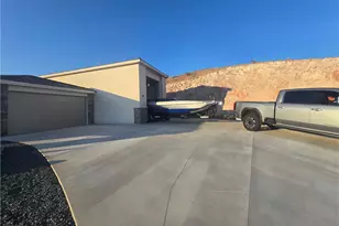 2875 Sinyala Canyon Dr, Bullhead City, AZ 86429 - Photo 4