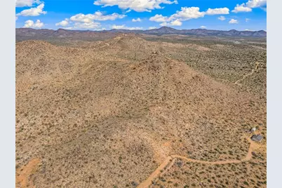 121-18-005 E Saguarro Rd., Yucca, AZ 86438 - Photo 12