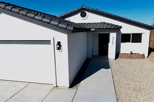 9758 S Kingman Dr, Mohave Valley, AZ 86440 - Photo 2