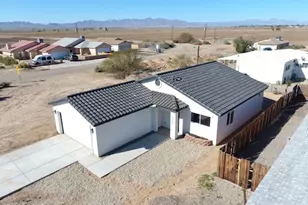 9758 S Kingman Dr, Mohave Valley, AZ 86440 - Photo 2
