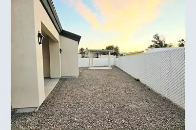 1379 Winkler Lane, Bullhead City, AZ 86442 - Photo 32