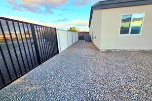 1379 Winkler Ln, Bullhead City, AZ 86442 - Photo 20