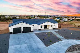 2393 Iroquois Dr, Kingman, AZ 86401 - Photo 6