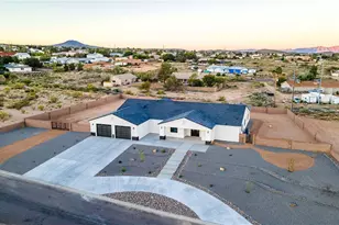 2393 Iroquois Dr, Kingman, AZ 86401 - Photo 2