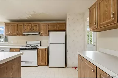 2389 Castle Rock Circle, Bullhead City, AZ 86442 - Photo 14