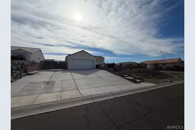 2416 N Ridge Avenue, Bullhead City, AZ 86429 - Photo 1