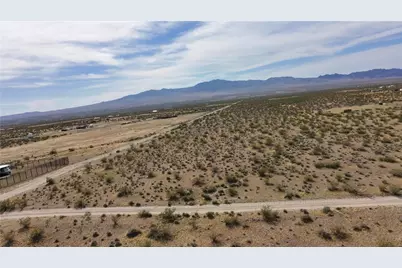 060 Amana Road, Dolan Springs, AZ 86441 - Photo 14