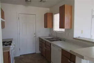 1523 Ilona Dr, Bullhead City, AZ 86442 - Photo 4