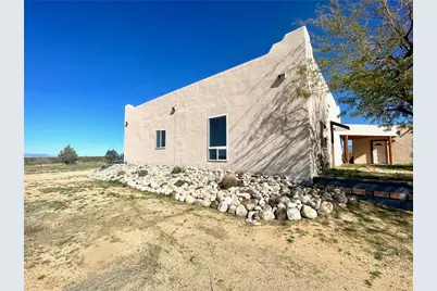 21477 S Sundance Kid Road, Yucca, AZ 86438 - Photo 6