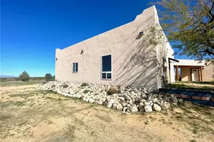 21477 S Sundance Kid Rd, Yucca, AZ 86438 - Photo 6