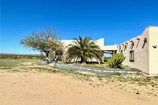 21477 S Sundance Kid Rd, Yucca, AZ 86438 - Photo 1