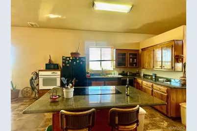 21477 S Sundance Kid Road, Yucca, AZ 86438 - Photo 16