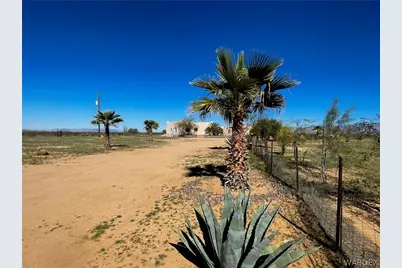 21477 S Sundance Kid Road, Yucca, AZ 86438 - Photo 46