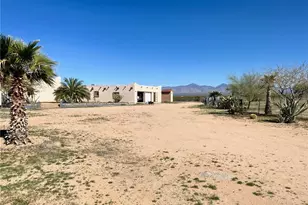 21477 S Sundance Kid Rd, Yucca, AZ 86438 - Photo 2