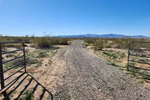 000 W Cielo Rd, Yucca, AZ 86438 - Photo 1