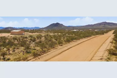 6490 W Hermit Drive, Golden Valley, AZ 86413 - Photo 18