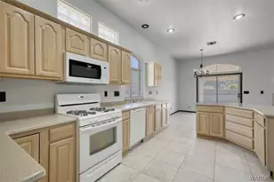 2922 Ladera Dr, Bullhead City, AZ 86429 - Photo 10