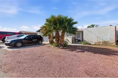 2075 Kingston Drive, Bullhead City, AZ 86442 - Photo 2