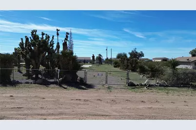 3008 W McConnico Road, Golden Valley, AZ 86413 - Photo 16