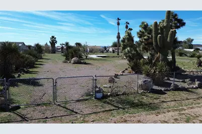 3008 W McConnico Road, Golden Valley, AZ 86413 - Photo 12