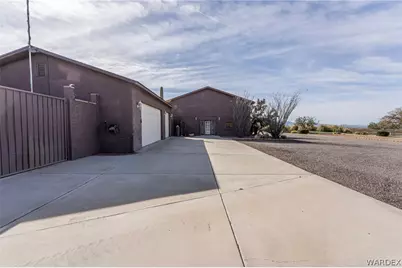 14158 S Calabasas Road, Yucca, AZ 86438 - Photo 24