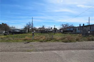 424 E Beverly Ave, Kingman, AZ 86409 - Photo 1