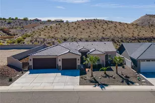 2840 Enclave Dr, Bullhead City, AZ 86429 - Photo 2