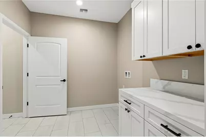 3238 Sidewheel Drive, Bullhead City, AZ 86429 - Photo 8