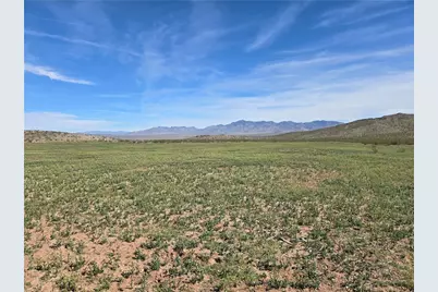 001 N Kanyr Road, Dolan Springs, AZ 86441 - Photo 10