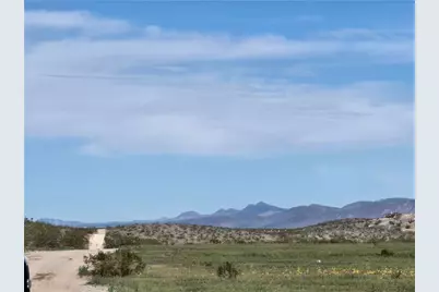 002 N Kanyr Road, Dolan Springs, AZ 86441 - Photo 20