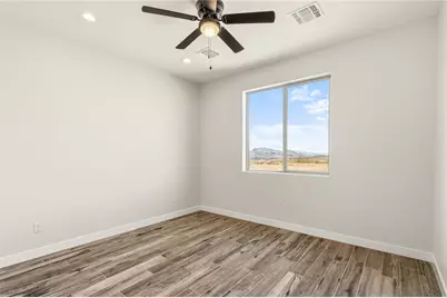 3232 Sidewheel Drive, Bullhead City, AZ 86429 - Photo 8