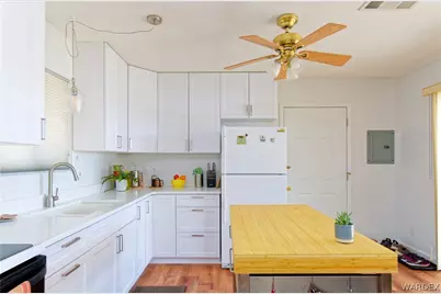 49576 Turquoise Avenue, Quartzsite, AZ 85346 - Photo 12