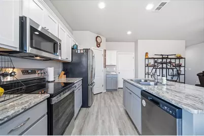 7391 E Winchester Drive, Kingman, AZ 86401 - Photo 10