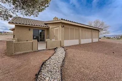 7587 E Brigade Drive, Kingman, AZ 86401 - Photo 10