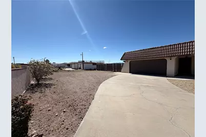883 Los Flores Street, Bullhead City, AZ 86429 - Photo 4