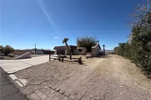 883 Los Flores St, Bullhead City, AZ 86429 - Photo 6