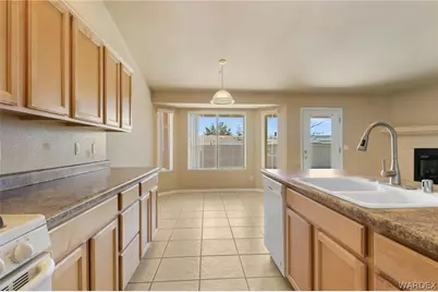 2064 John Wayne Drive, Kingman, AZ 86409 - Photo 12