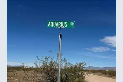 08025 W Encanto Dr, Golden Valley, AZ 86413 - Photo 12