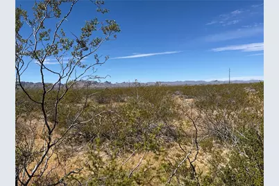 08025 W Encanto Dr, Golden Valley, AZ 86413 - Photo 1