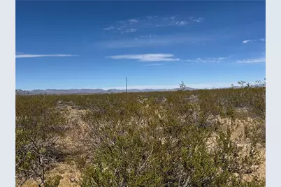 08025 W Encanto Dr, Golden Valley, AZ 86413 - Photo 6