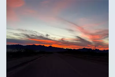 08025 W Encanto Dr, Golden Valley, AZ 86413 - Photo 4