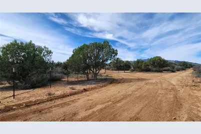 10116 E Hidden Valley Road, Kingman, AZ 86401 - Photo 6